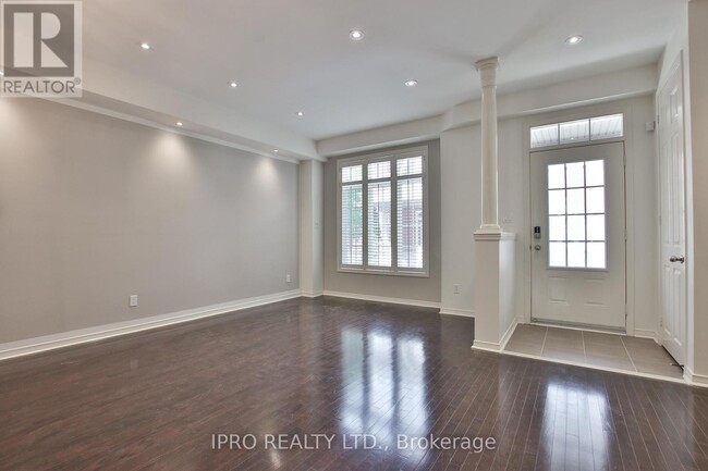 Photo du bâtiment - 1701-1701 Finch Ave