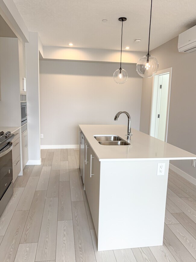 Photo du bâtiment - 8370 Broadcast Ave SW