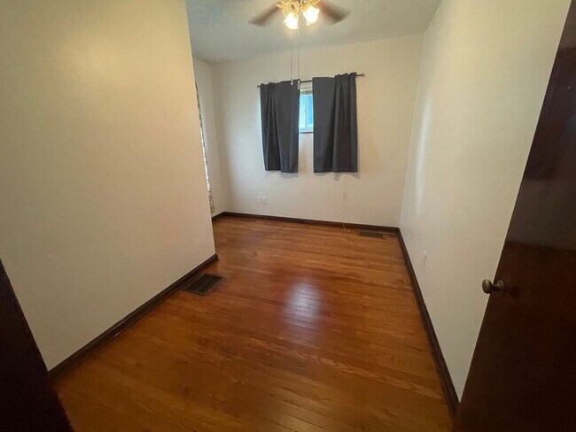 Foto del edificio - 2 Bedroom 1.5 Bath  house available now!
