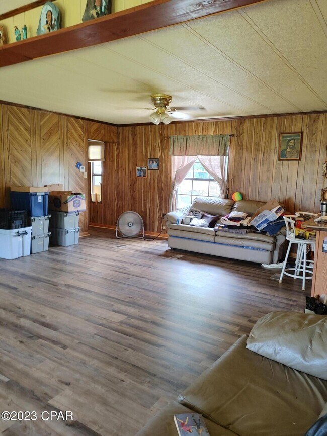 Building Photo - 25414 Evans St