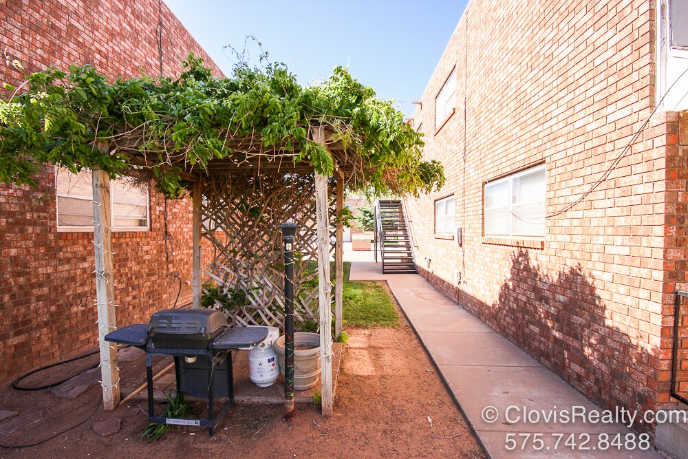 Front of Condo - 1013 Laurelwood Dr