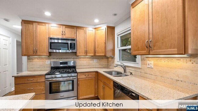 Foto del edificio - 464 Dorchester Rd