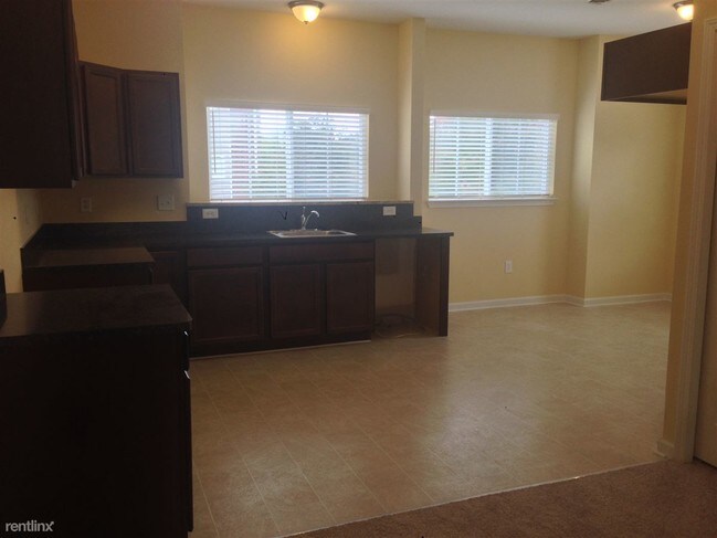 Building Photo - 3 br, 3.5 bath Condo - 10892 Pardee Rd