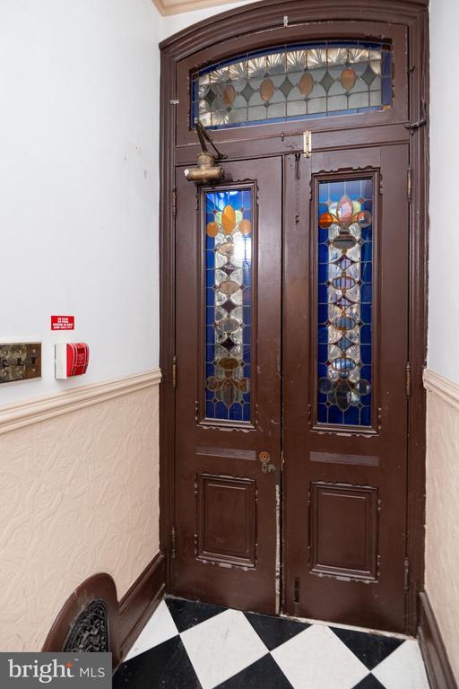 Building Photo - 932 N 5th St