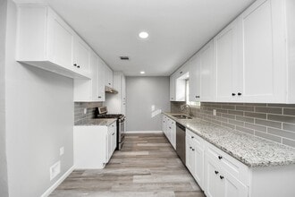 Building Photo - 7922 Sheree St