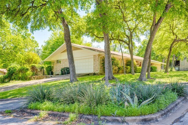 Foto del edificio - 405 Westbrook Dr