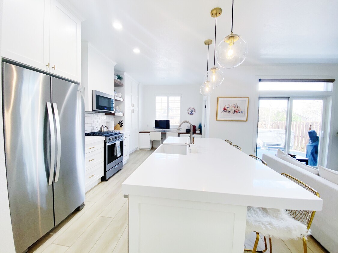 Foto principal - 1080 Old Stone House Way