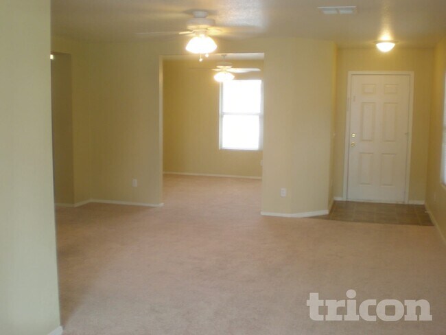 Building Photo - 11807 W Aster Dr