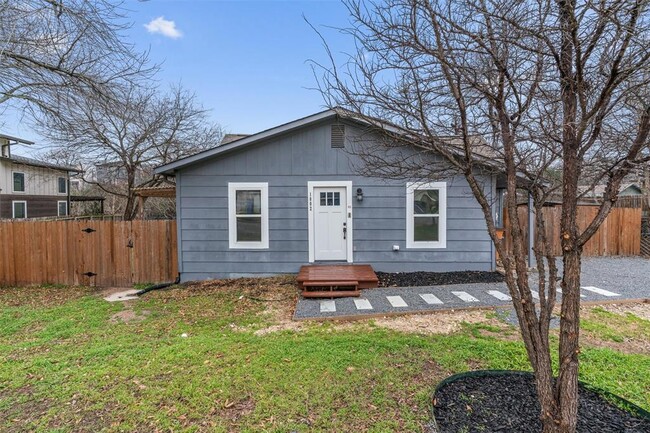 Building Photo - 1802 Webberville Rd