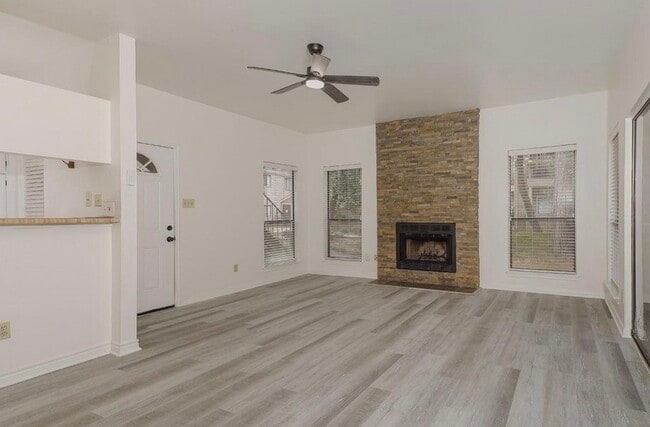 Building Photo - 3500 Tangle Brush Dr