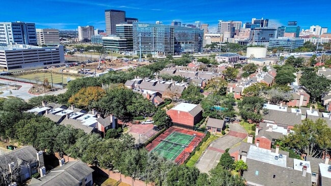 Building Photo - 7447 Cambridge St