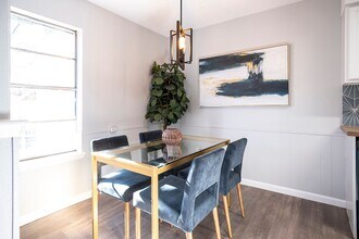 Building Photo - 4900 Hawk Cove