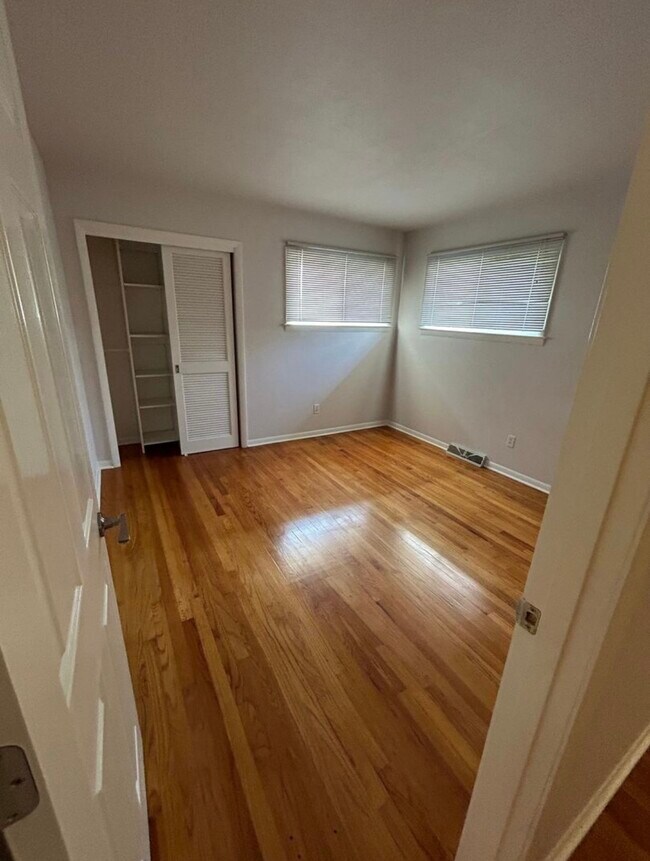 Front bedroom - 421 Freeman St