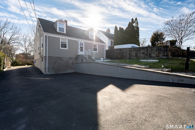 Foto del edificio - 191 Hobart Ave