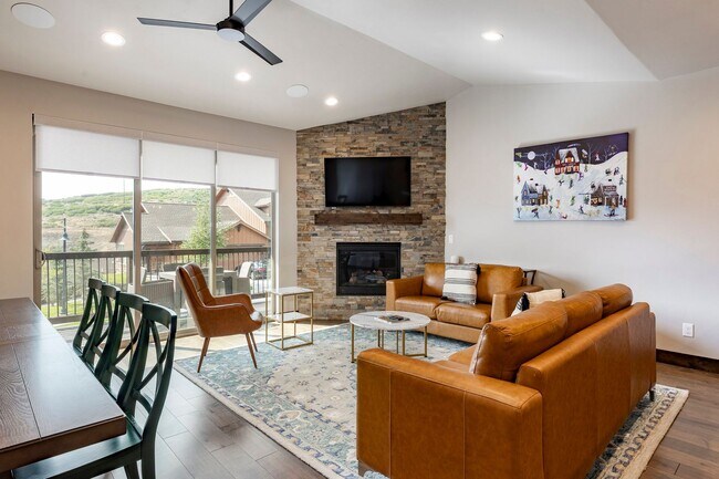 Foto del edificio - Fully Furnished Luxury Home in Black Rock ...
