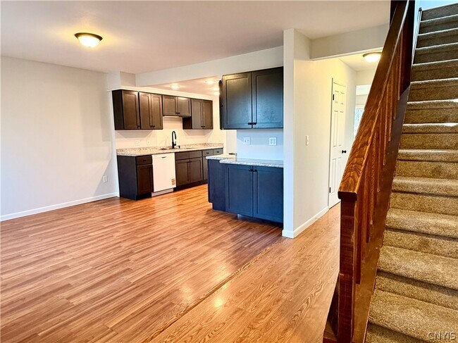 Foto del edificio - 14 Pond Path