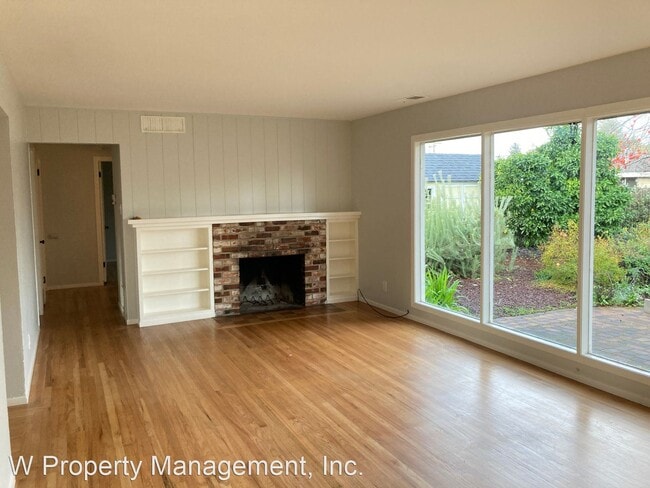Building Photo - 3 br, 1 bath House - 3241 Montgomery Drive