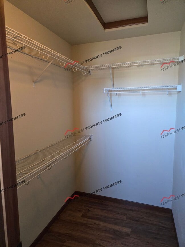 Building Photo - STATUS-AVAILABLE-|R16| $2450