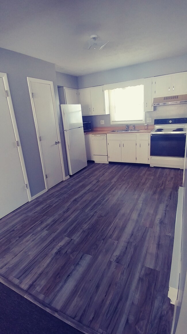 Kitchen - 1109 State St