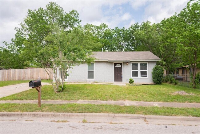 Foto del edificio - 6026 Bluebell Cir