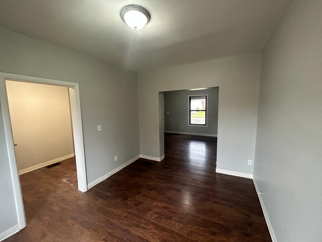 Building Photo - 1633 Shehy St