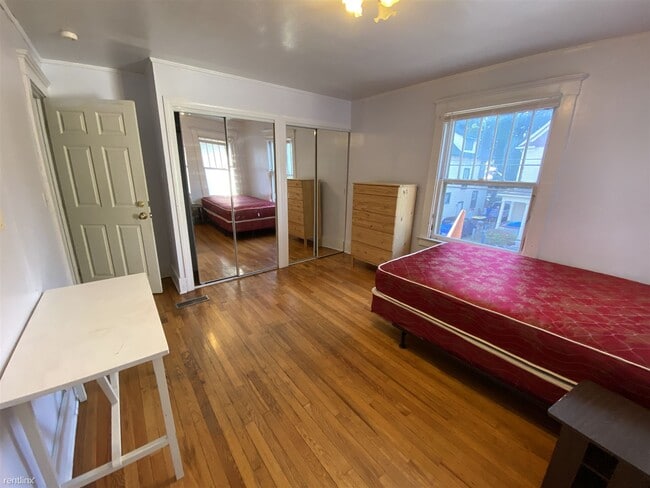 Building Photo - 7 br, 3 bath House - 954 Greenwood Ave