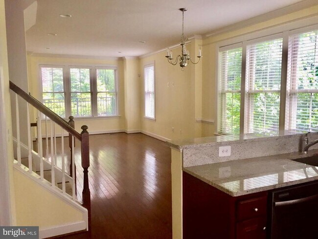Foto del edificio - 3307 Kemper Rd