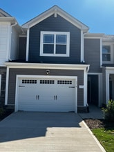 Building Photo - 176 Kobus Ct Building Photo - 176 Kobus Ct