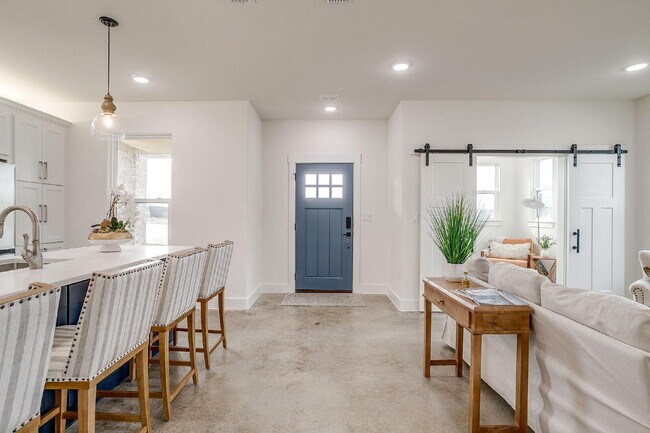 Foto del edificio - New 3 Bedroom Home in The Residences at Cardinal Woods in Granbury!