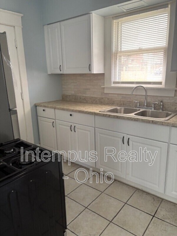 Foto del edificio - 306 Maplewood Ave