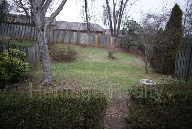 Building Photo - 2419 Glen Meadow Rd