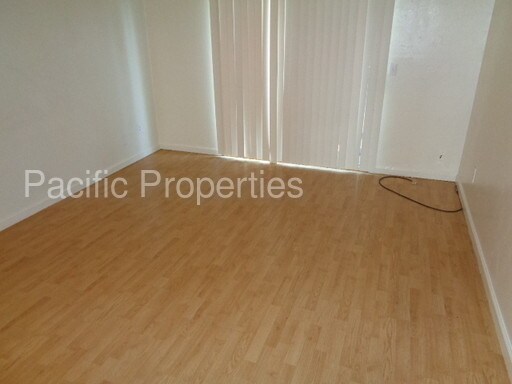 Building Photo - 2 Bedroom Santa Rosa Apartment for rent