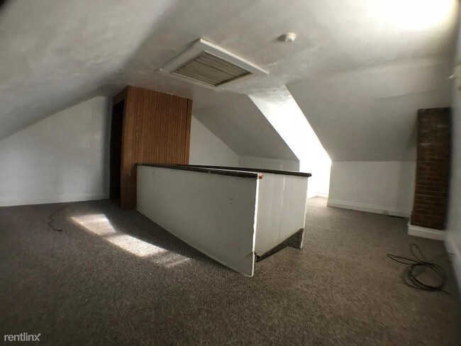 Building Photo - 1 Cabin St