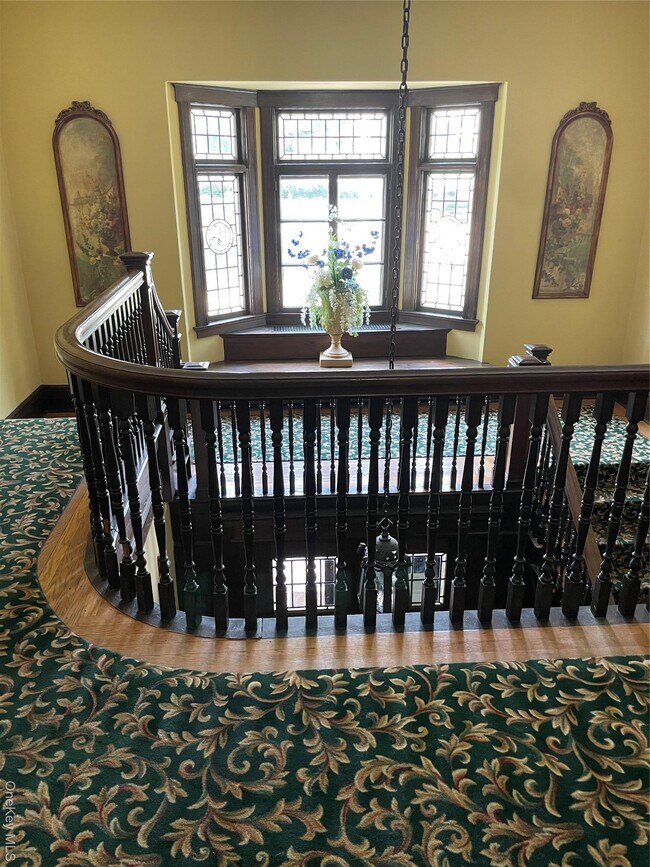 Building Photo - 139 S Broadway