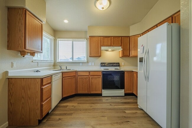 Building Photo - 431 Countryside Ln
