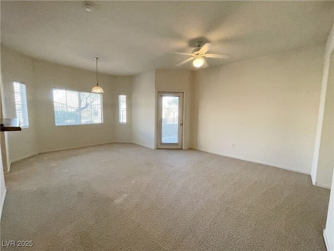 Foto del edificio - 6160 Rumrill St