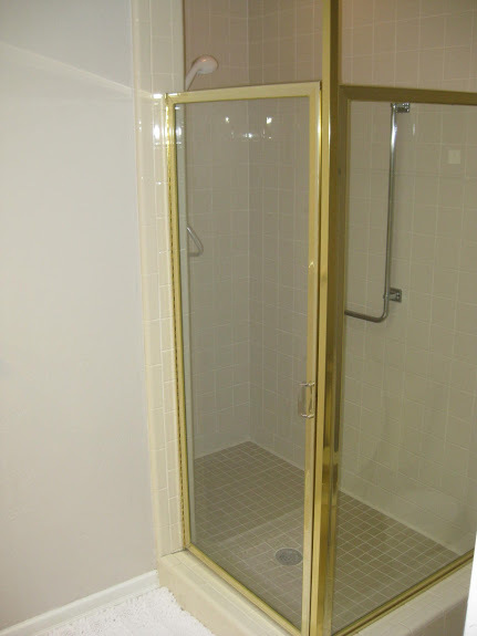 Master walk in shower - 11717 Heritage Square Rd