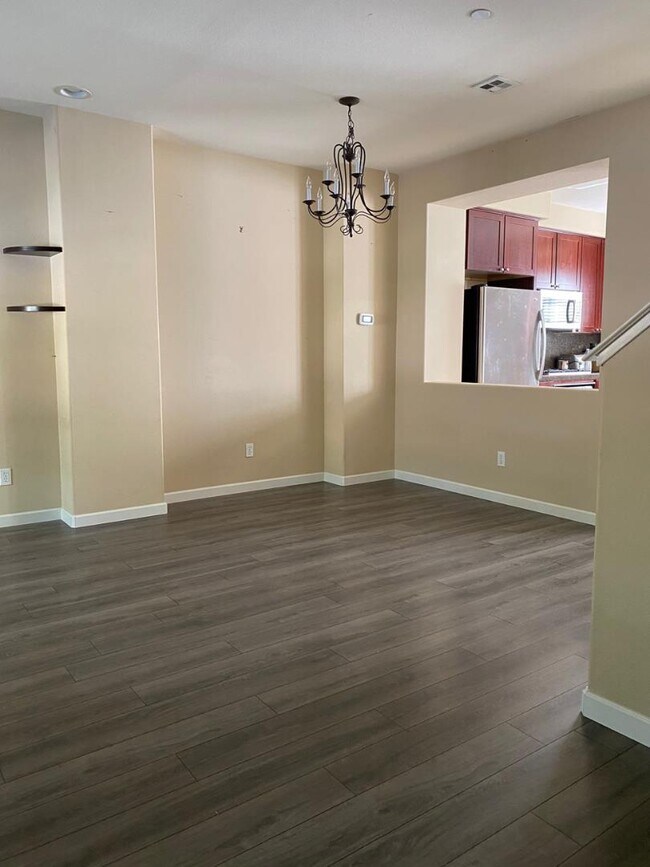 Building Photo - 811 Batista Dr
