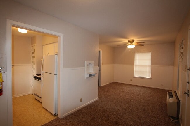 Building Photo - Adorable 1 bedroom 1 bath in the heart of Tyler!
