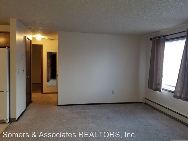 Building Photo - 170 7th Ave
