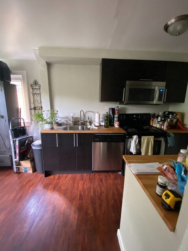 Foto del edificio - Available June 2024 - Beautiful 3 Bedroom ...