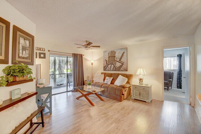 Building Photo - 15469 Lakes of Delray Blvd