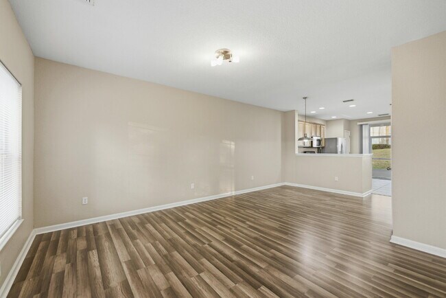 Foto del edificio - **Beautiful 2 Bd 2 1/2 bath Corner unit in Wynchase!!NO APPLICATION FEES