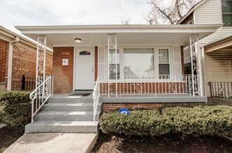 Building Photo - 9206 S Harper Ave