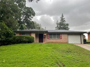 Building Photo - 2601 Thayer St