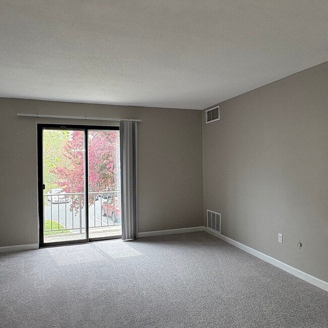 Foto del edificio - 57 Village Brook Ln