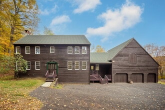 Building Photo - 17 Curtis Dr