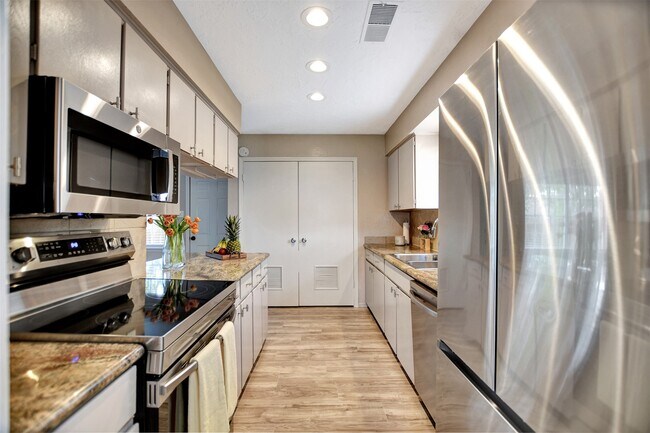 Foto del edificio - 3826 Willow Springs Ln