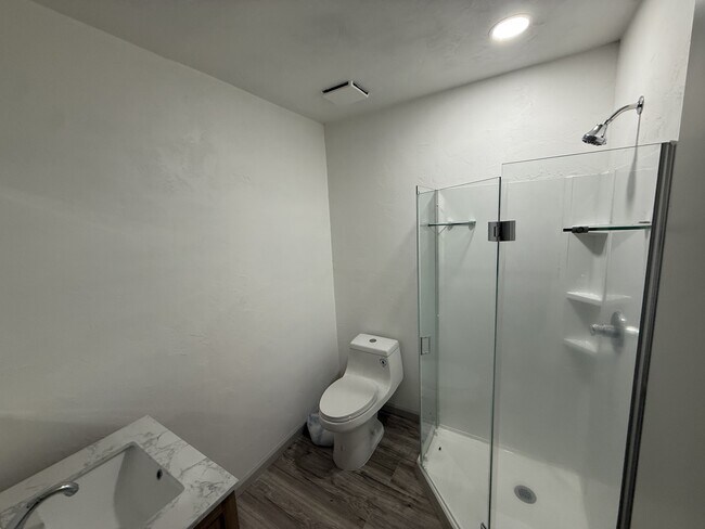 Foto del edificio - 136 N Crown Point Dr