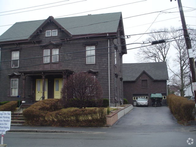 Photo from Assessors Online Database for Quincy, MA - 15-17 Phipps St